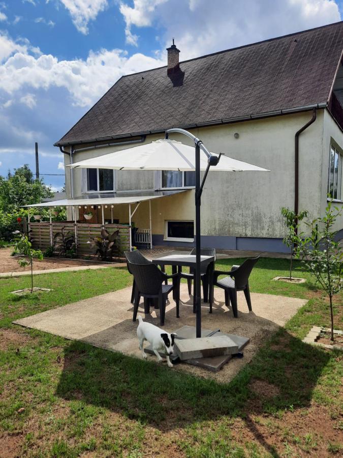 Ferienwohnung Opal Apartman Nyíregyháza Exterior foto